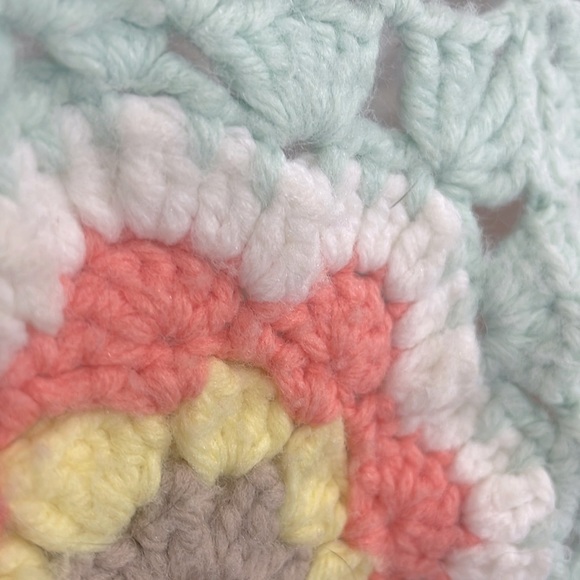 Vintage Granny Square Hand Crocheted Afghan Throw Blanket Approx. 30”x56.75” - Picture 6 of 9